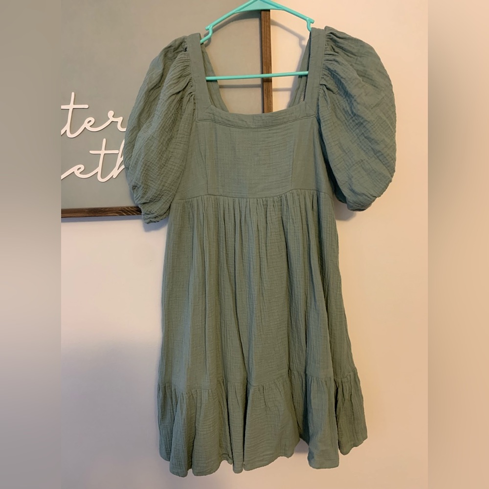 Sage green, puff sleeve dress!